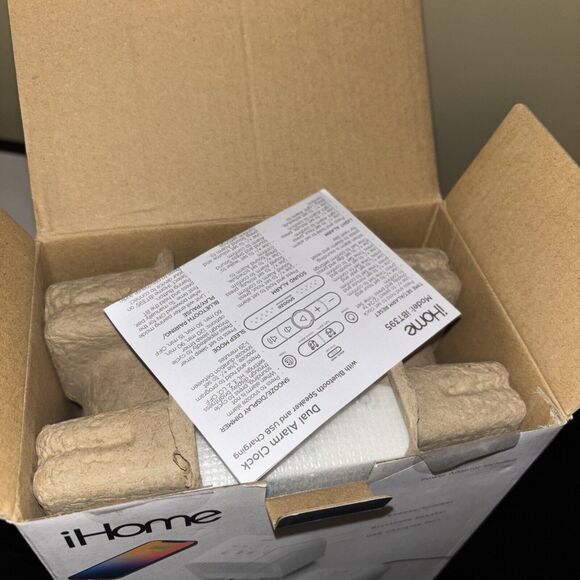 iHome iBT395W Dual Alarm Clock Bluetooth Speaker USB Charging color Changing NEW - Picture 6 of 7